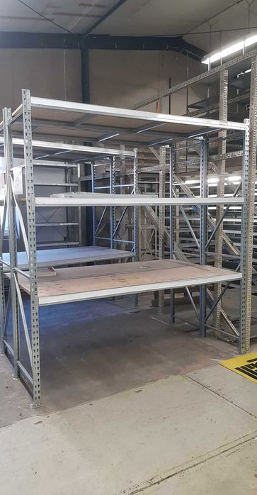 Regał magazynowy firmy meta