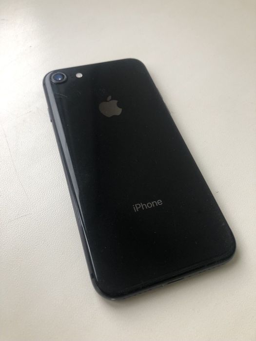 Продам iPhone 8 64gb