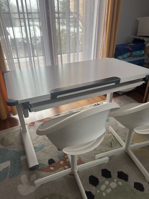 Biurko dziecięce regulowane