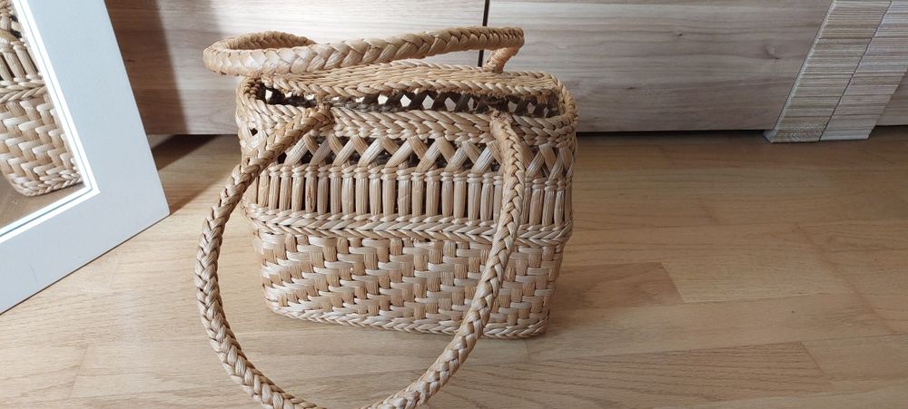 Koszyk plażowy, słomkowy