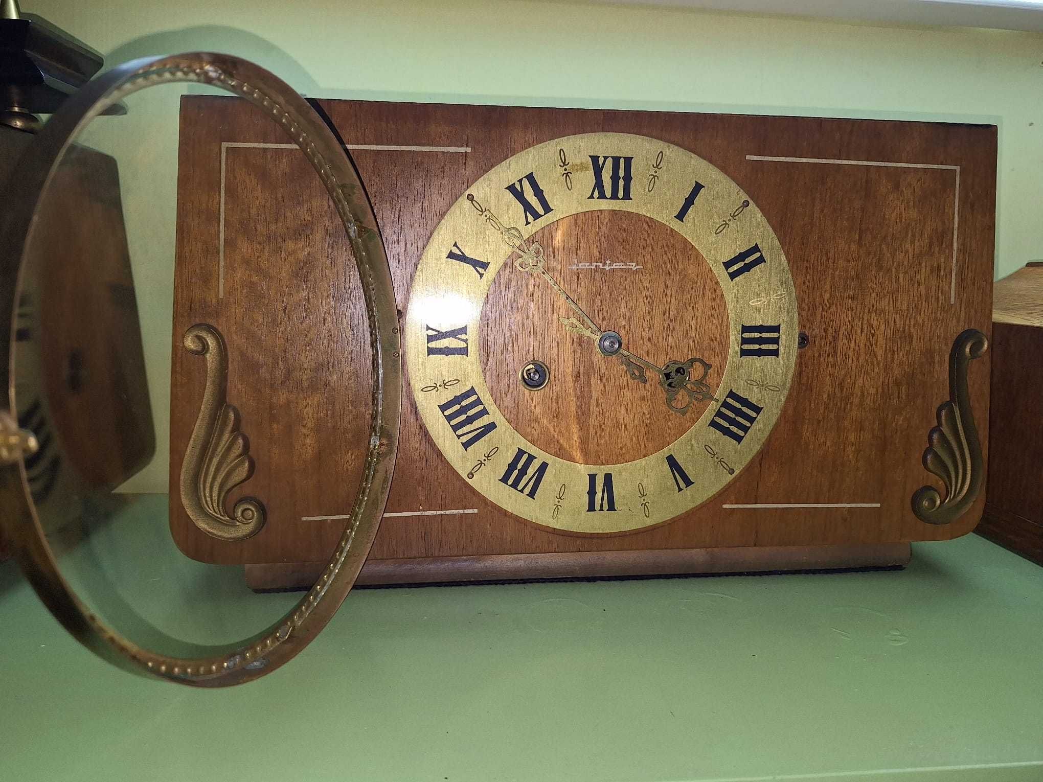 Stary zegar Jantar z mechanizmem