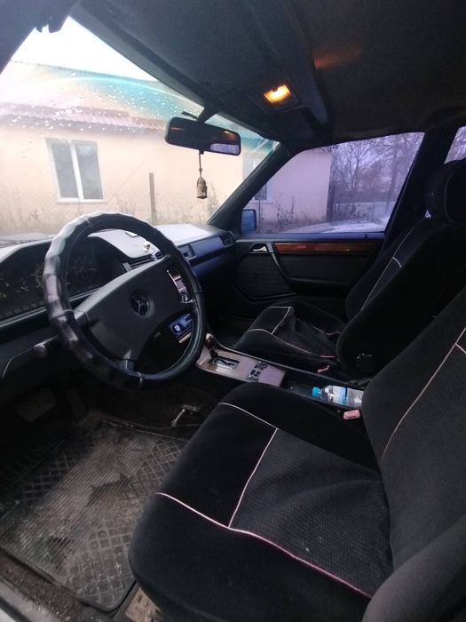 Продам  мерса 124