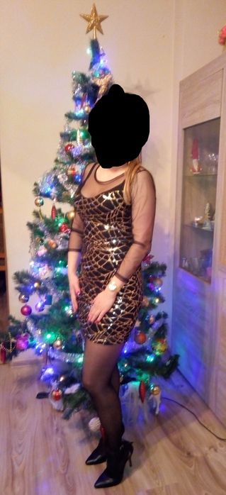 Sukienka z cekinami rozmiar M