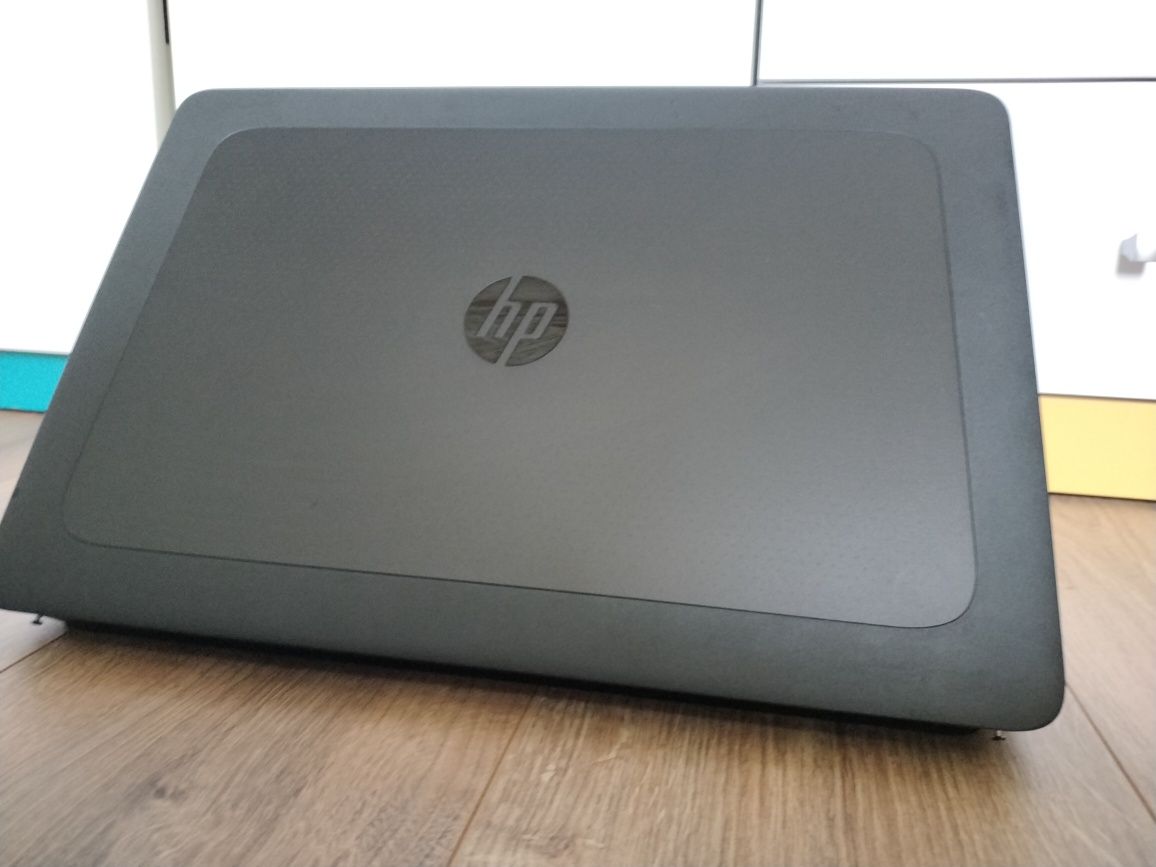 Графічний HP ZBook 15 G3, i7-6700HQ, 8Gb DDR4, 256Gb NVMe, W5170 2Gb