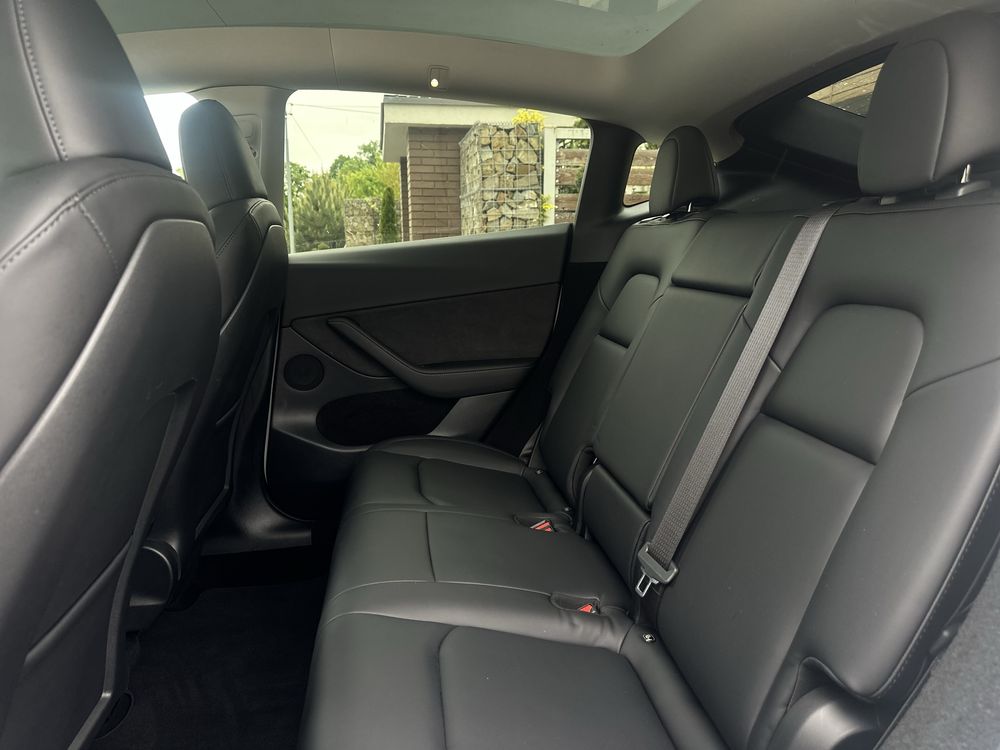 Tesla model Y 5 автопілот