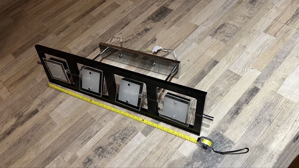 Світильник (люстра) чорний глянець на 4 плафони, (як новий)