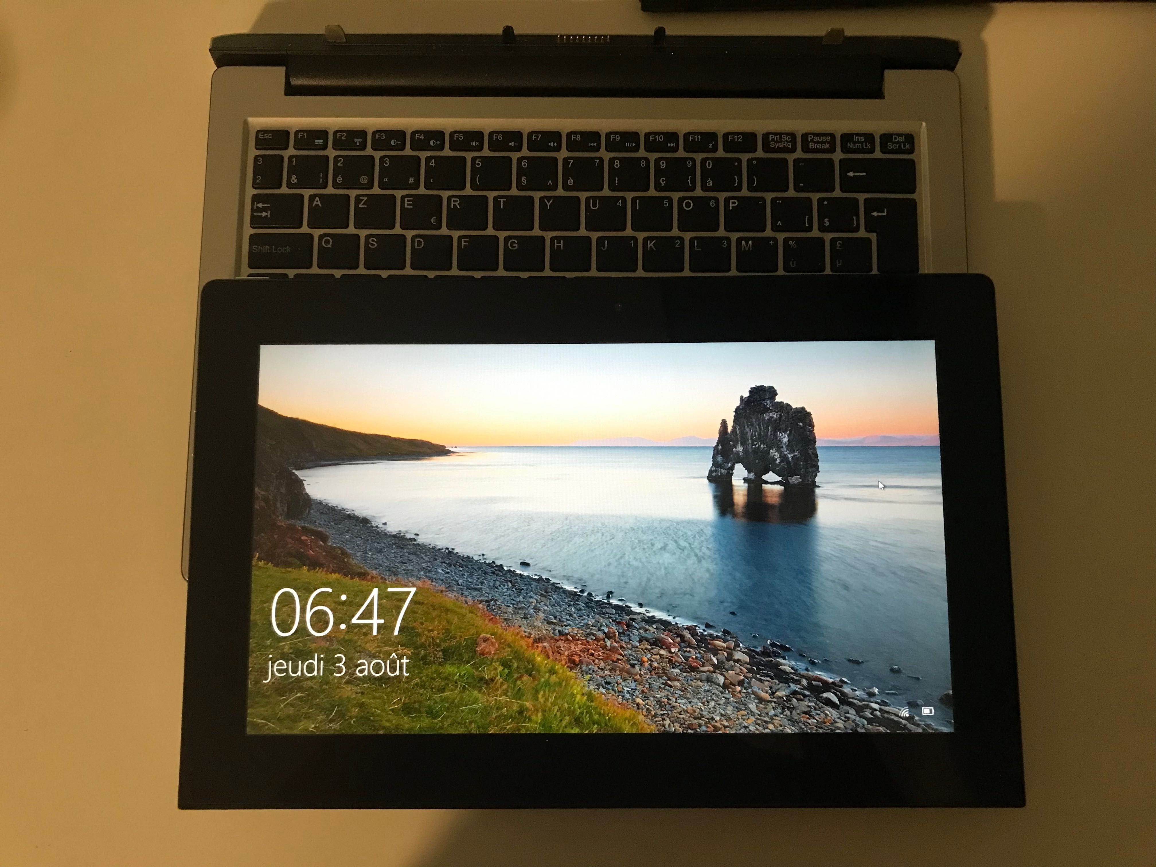OKAZJA!!! Laptop z wyciąganym i dotykowym ekranem Medion Akoya E2212T