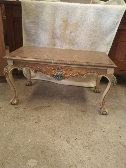 Two Coffee Tables64552182788865121