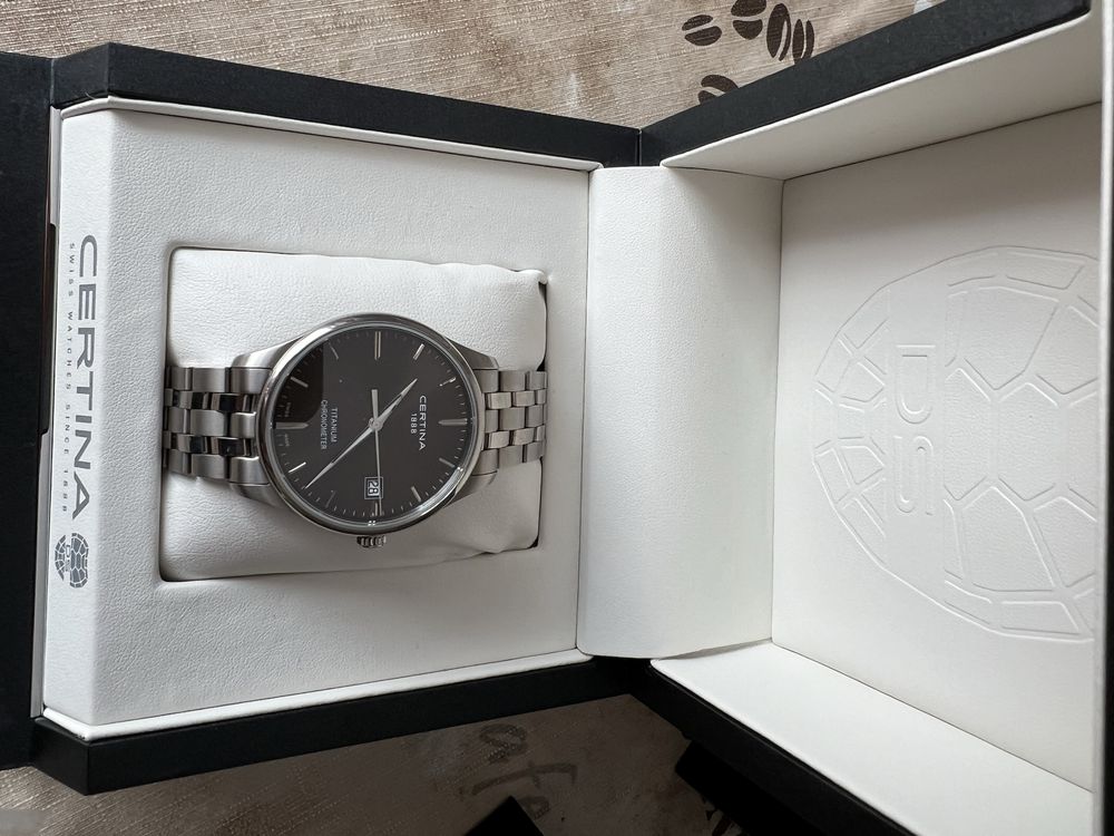 Продам швейцарський годинник Certina
