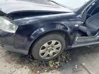 Audi A4 B6 Sedan Błotnik lewy, prawy Kod lakieu LZ5L