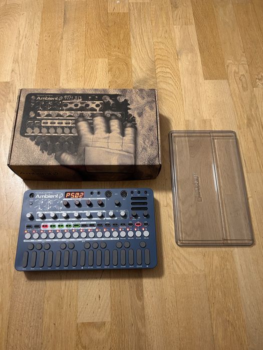 Syntezator groovebox Sonicware Liven Ambient 0, stan idealny, na gwar.