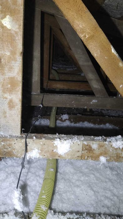 Wdmuchiwanie Wełny Drzewna Mineralna Knauf Stropodach Celuloza