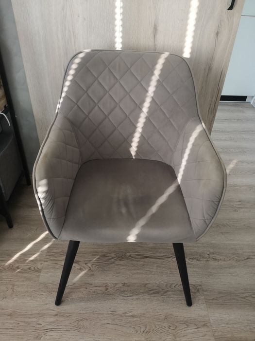 Krzeslo tapicerowane Homla