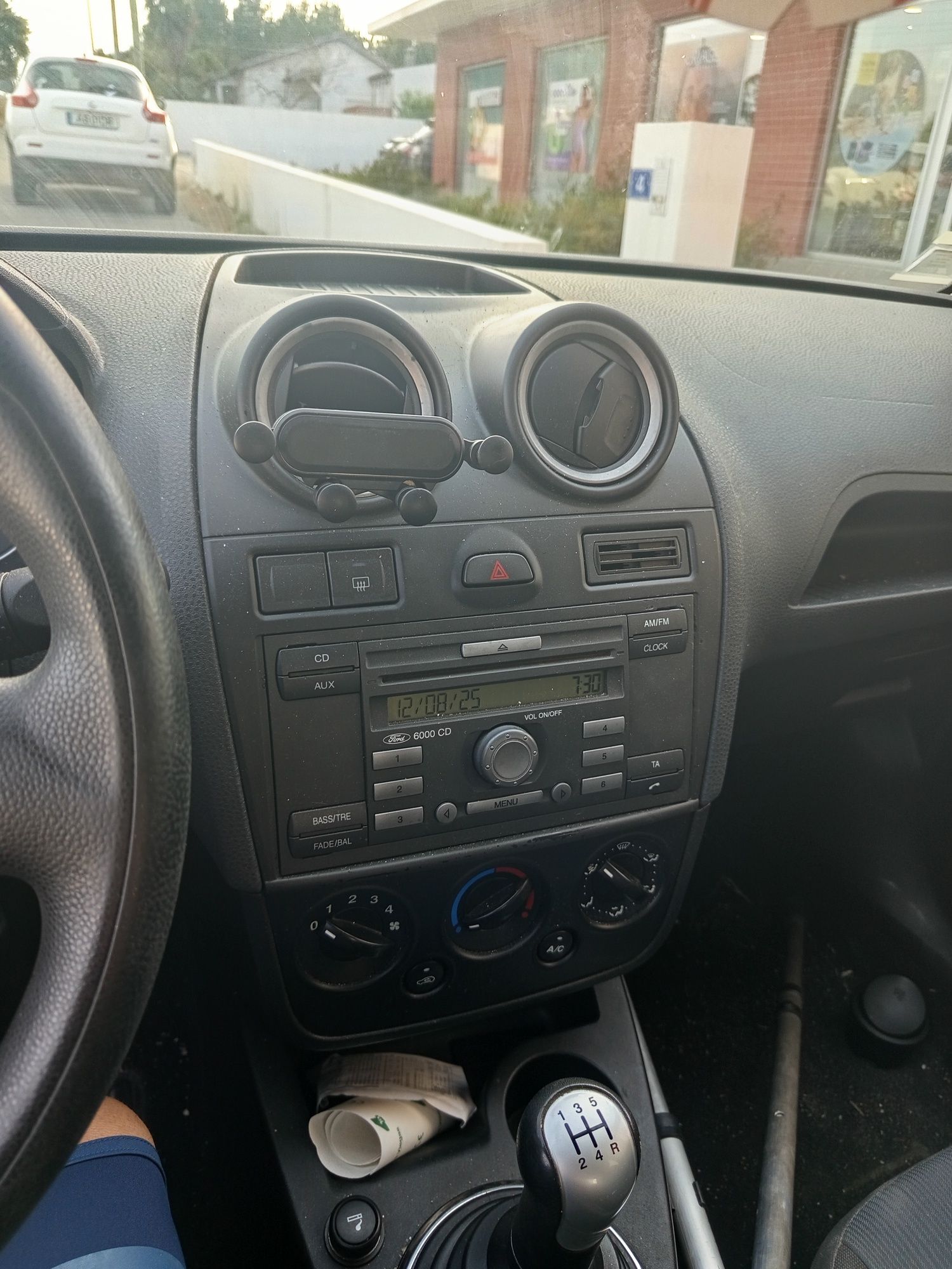 Ford fiesta negociável