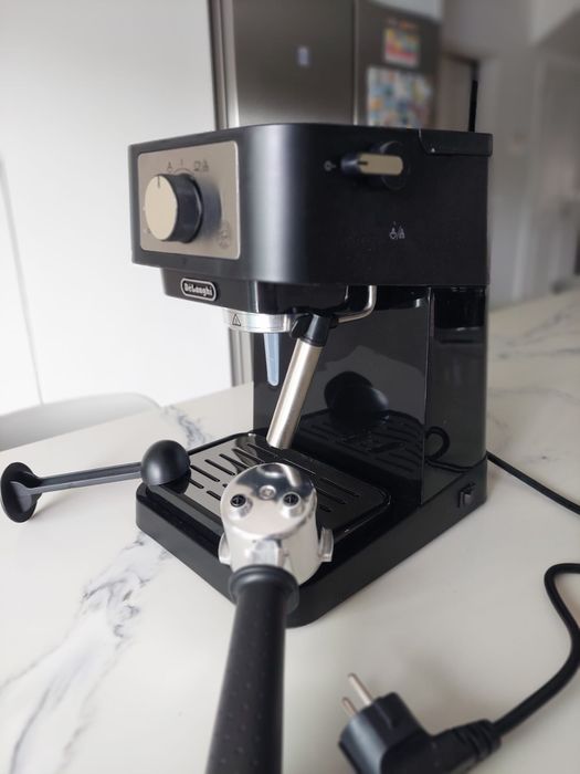 Maquina Café nova Delonghi Stilosa + Moinho Caso Design