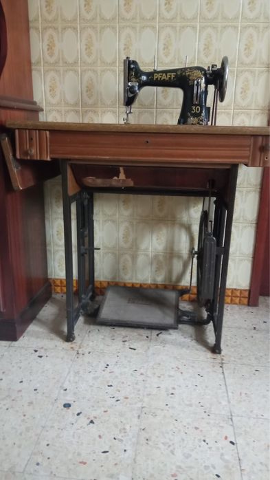 Máquina de Costura Antiga PFAFF 30 – de Coleção