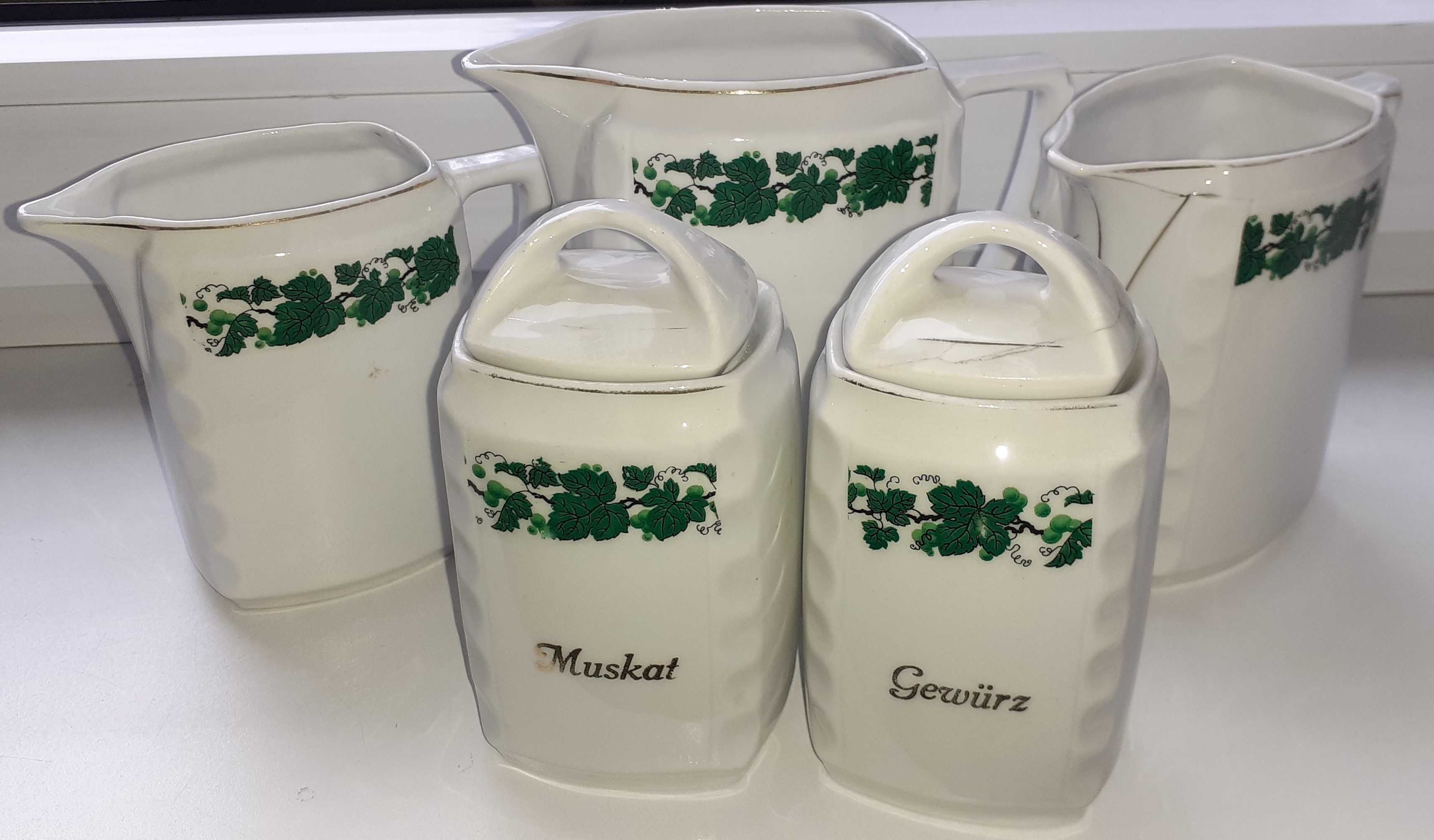 Dzbanki na mleko i pojemniki ceramiczne