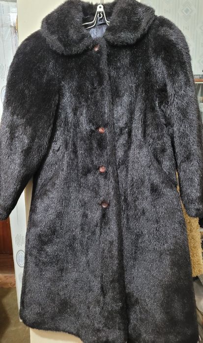 Продам шубу жіночу