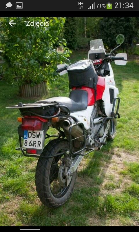 Honda Transalp 600 z silnikiem 650 oraz wachacz z Africa Twin 750