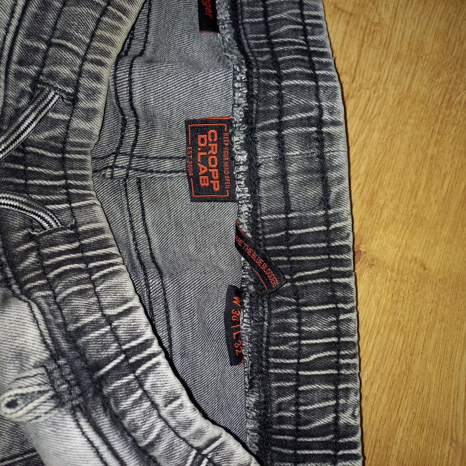 Spodnie Jogger Cropp