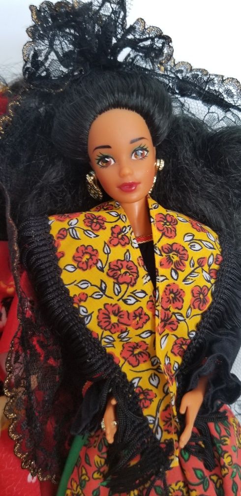 zestaw 3 lalek Barbie dotw ( Moroccan, China, Spain )