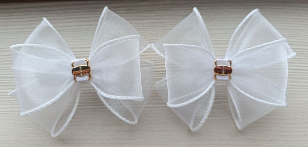 Білі нарядні, святкові банти