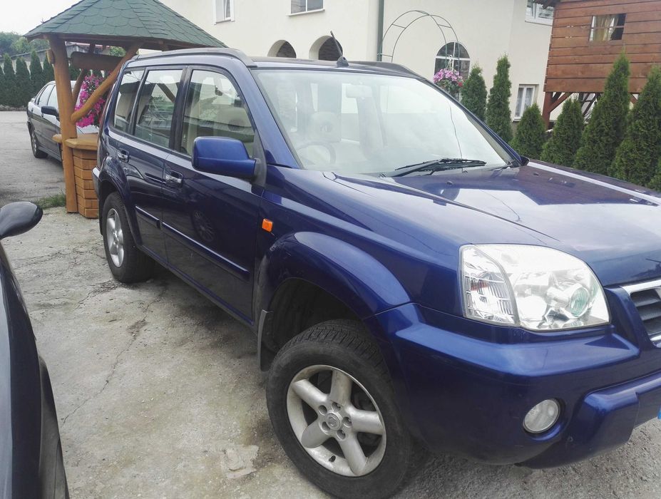 nissan xtrail t30 2,5 benz.uskodzony