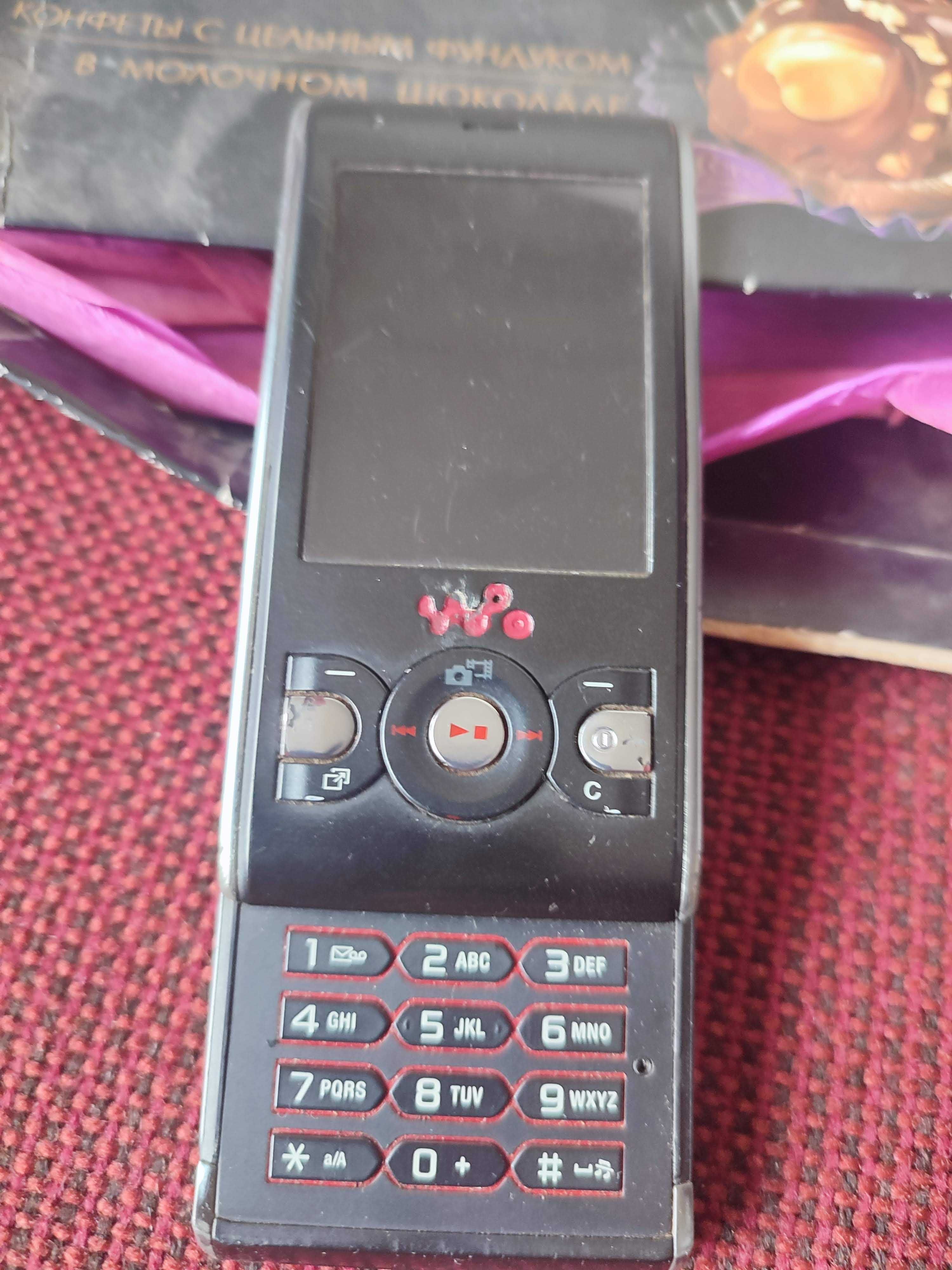 Мобільний телефон Sony Ericson бабушкофон фонарик потужна батарея