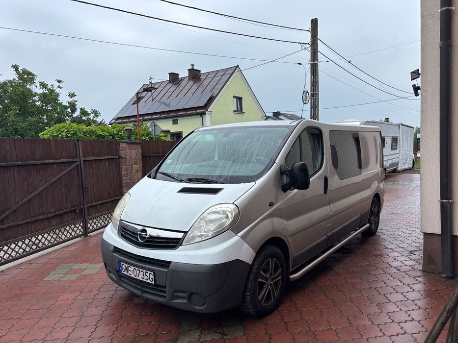 Opel vivaro  FAK VAT23% 5-osobowy automat klimatyzacja NAWIGACJA