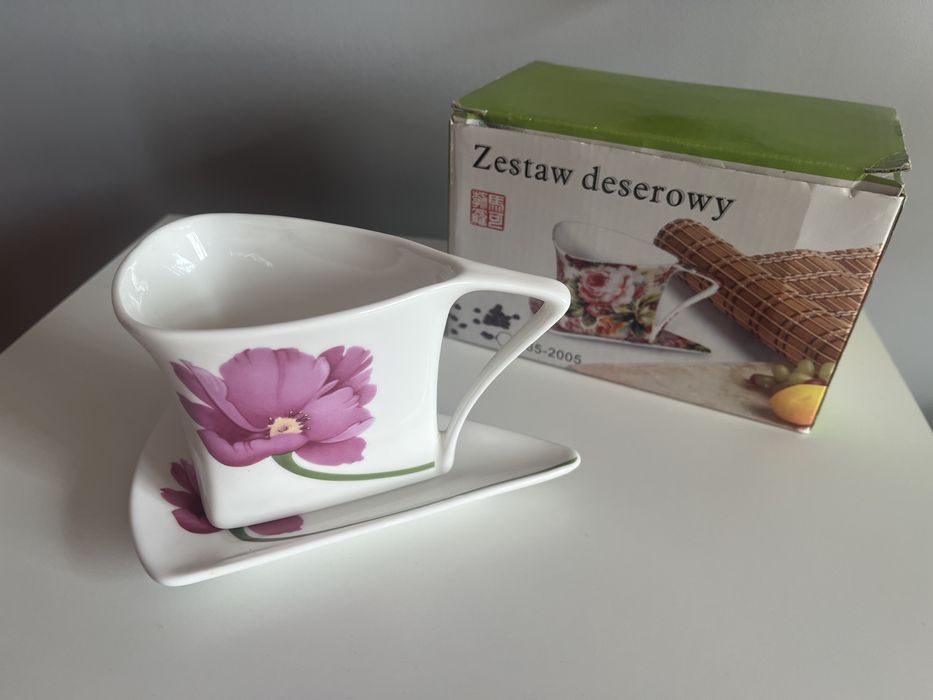Zestaw deserowy w kwiaty