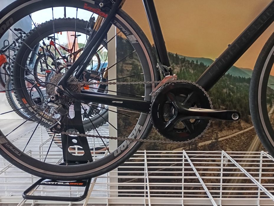 Bicicleta de estrada em carbono