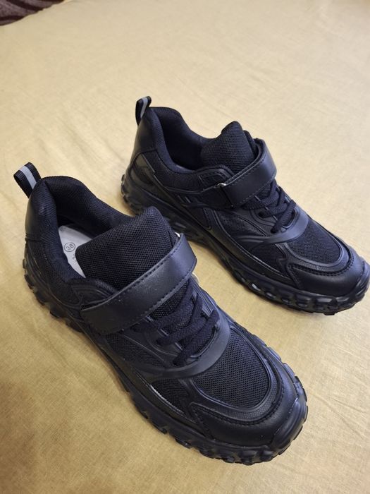 Кроссовки для мальчика р.36 (23см)