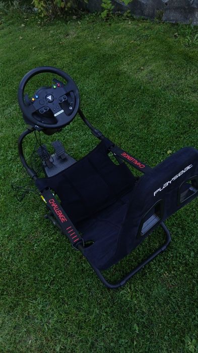 Zestaw do simracing fotel playseat + kierownica  thurstmaster tmx
