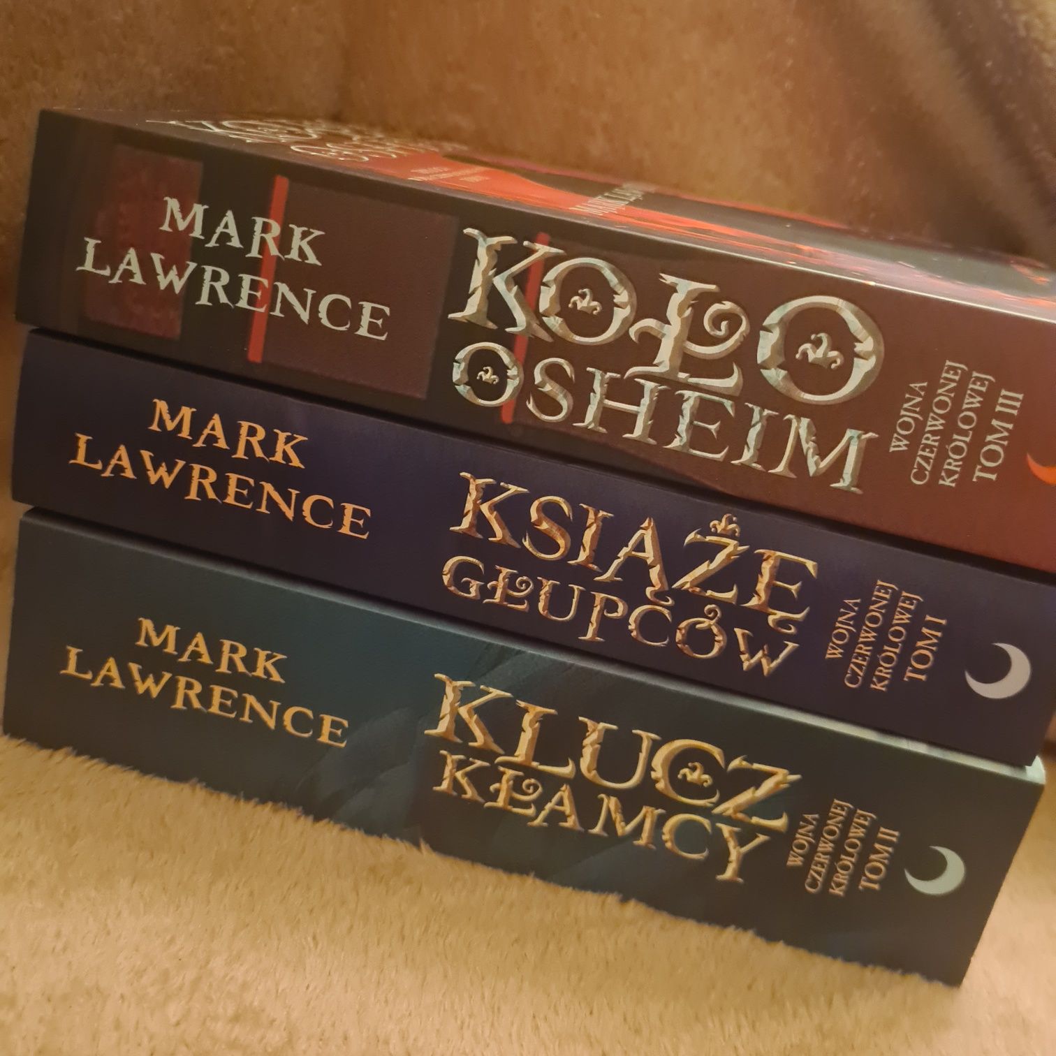 3 tomy książki  komplet 
Mark Lawrence
Wojna czerwonej królowej
rrk Ma