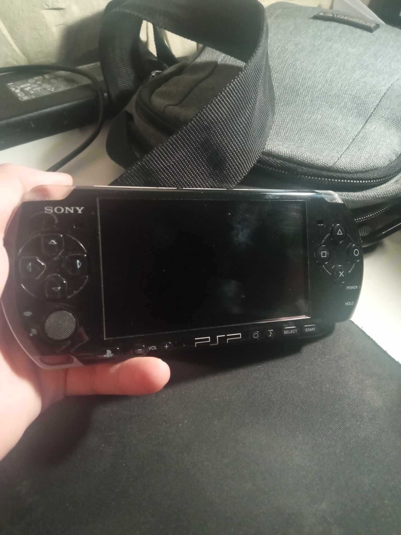PSP 3004 i 8 gier bdb stan