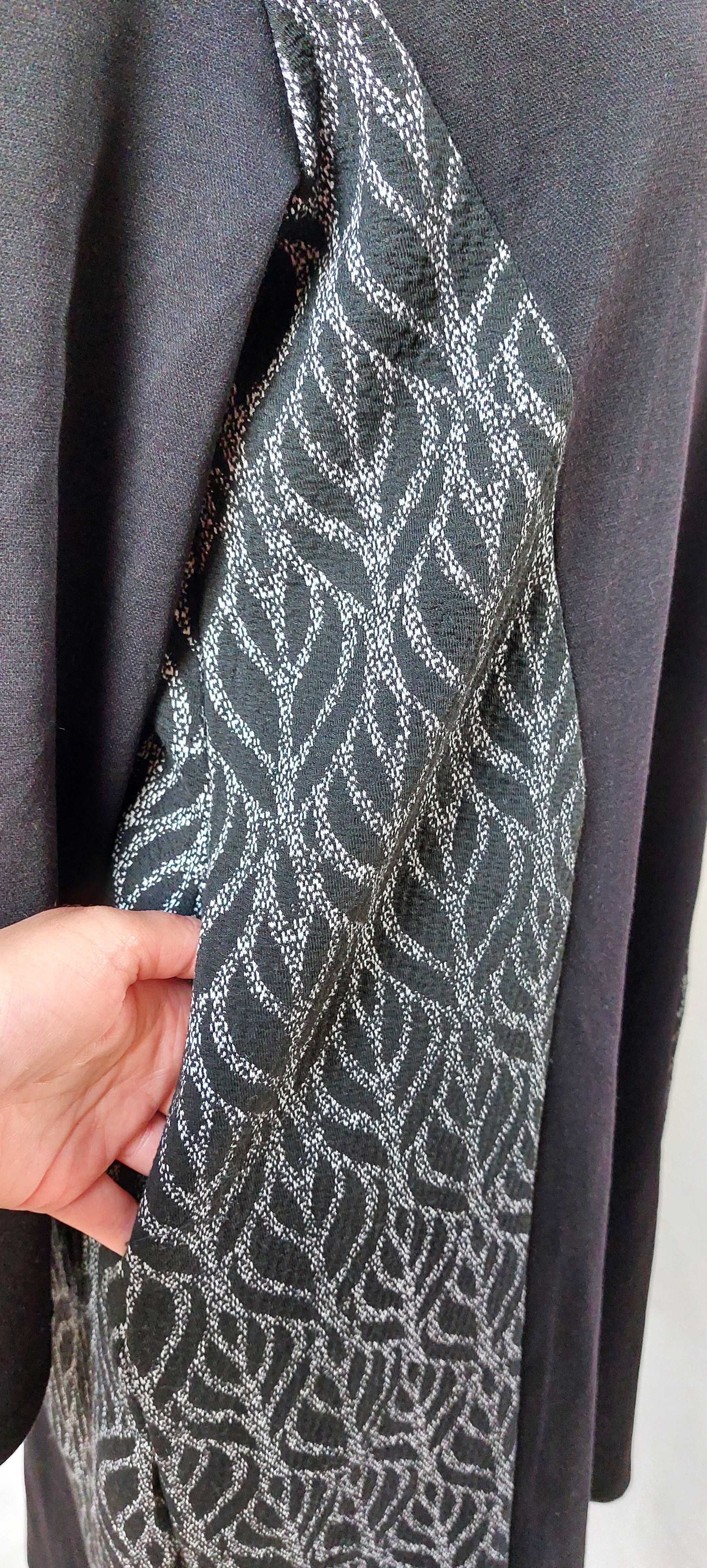 Tuszująca elegancka sukienka Mushan 44/46/48 wstawki