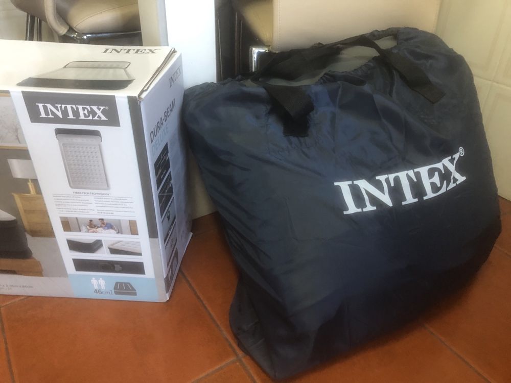 Cama inflavel Queen Intex