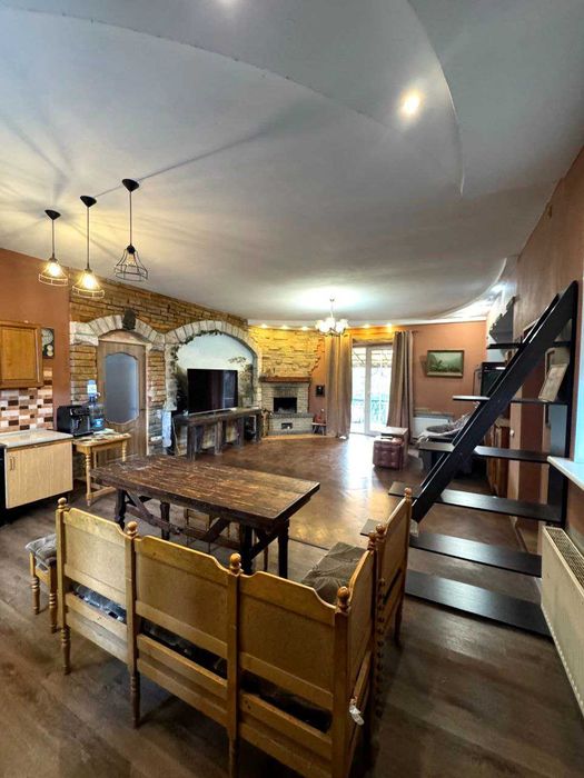 Терміновий продаж будинку 288 кв.м. Мила, Стоянка, Бузова