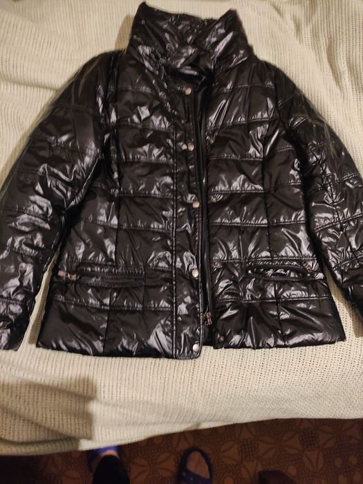 Стильна жіноча куртка, осінь-зима.