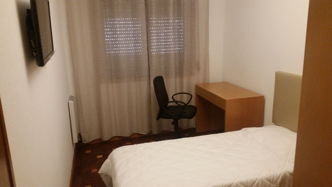 Quarto individua, c/ Contrato e recibo. Junto NorteShopping