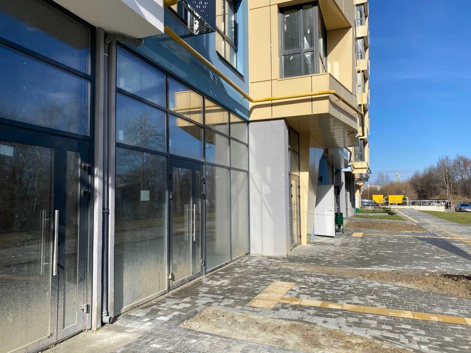 Оренда 60м2, 1 рік - 1грн., 2 рік - 18000грн., вул. К. Мікльоша 20А.