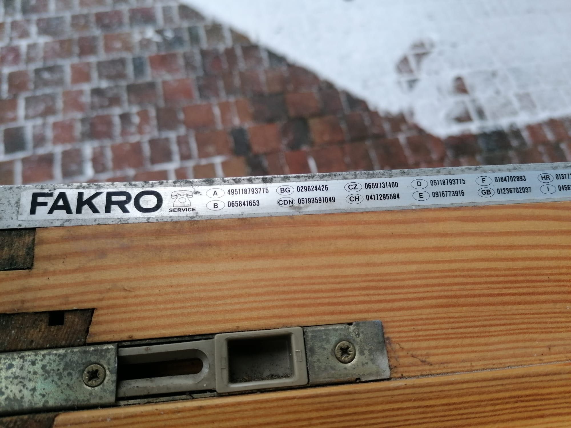 Okno dachowe drewniane FAKRO 118x78