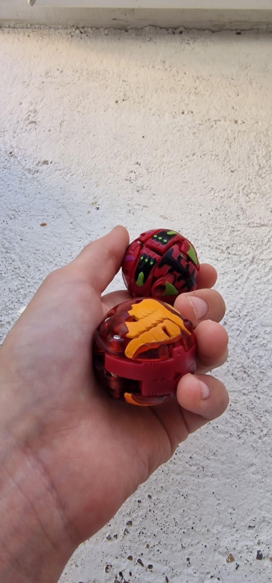 2 czerwone bakugany