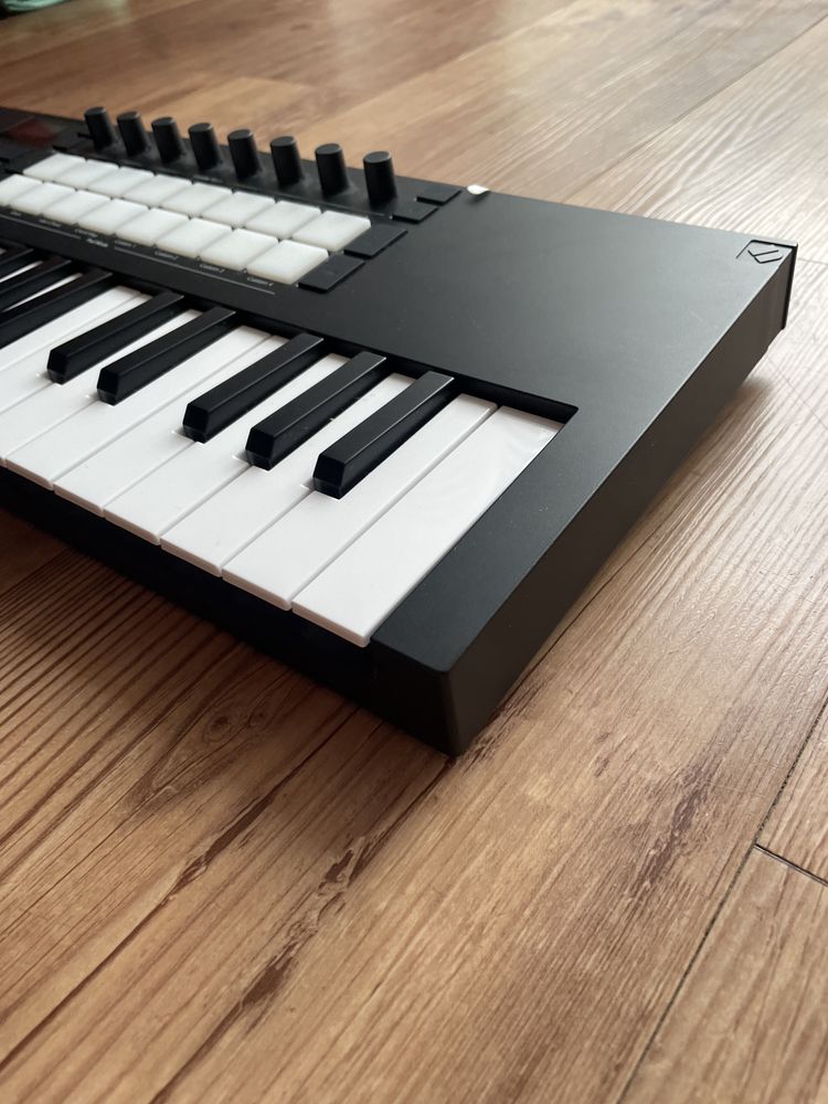 Novation Launchkey 37 mini mk4