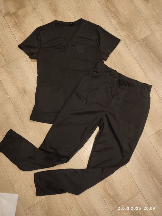 Nowy czarny mundurek medyczny rozmiar M
