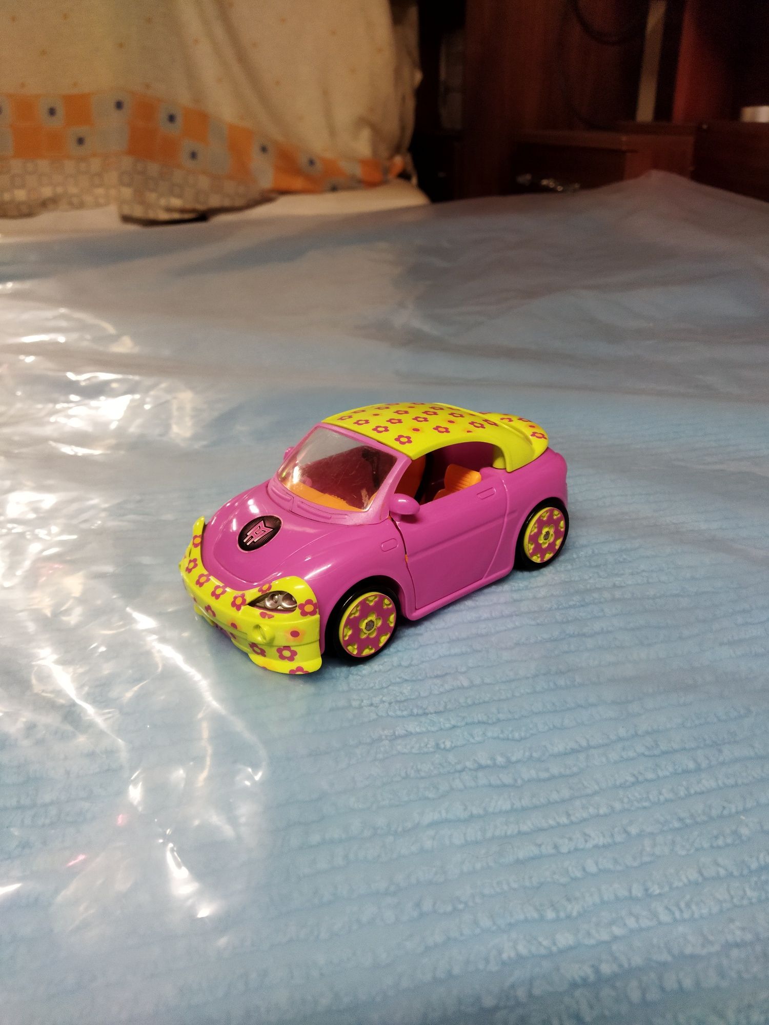 Carro rosa magnético da pollypocket