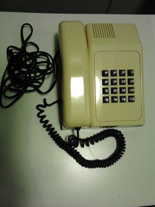 3 Telefones de botões