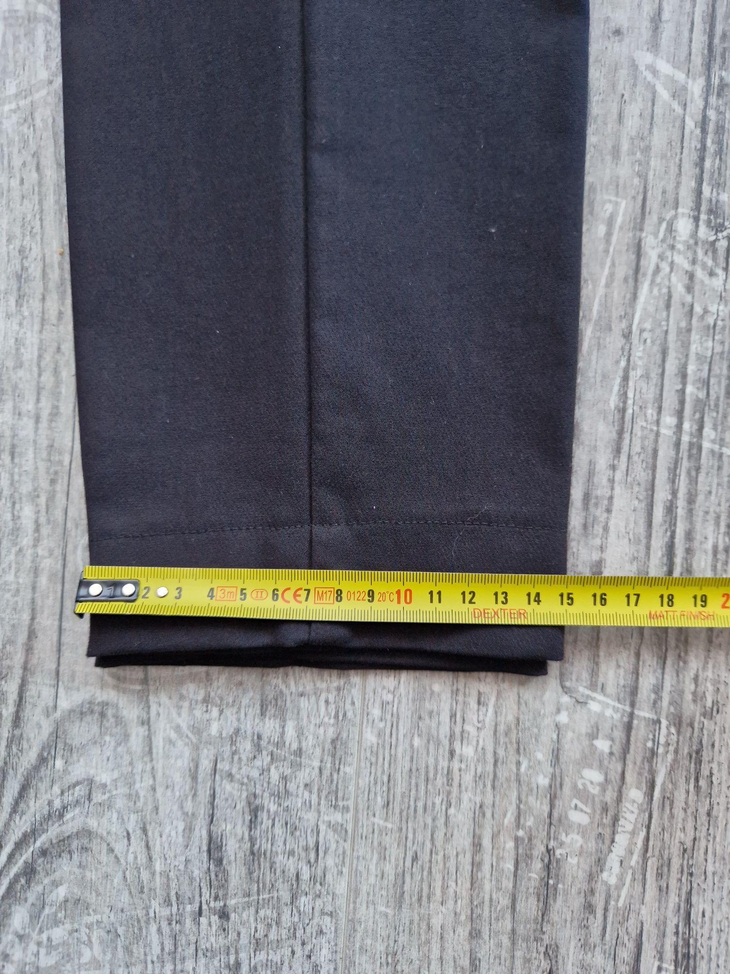Zara czarne spodnie materiałowe z kantem 34 XS