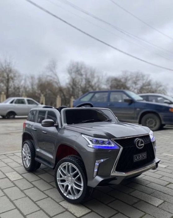 Машинка на радіо керуванні , дитячий електромобіль