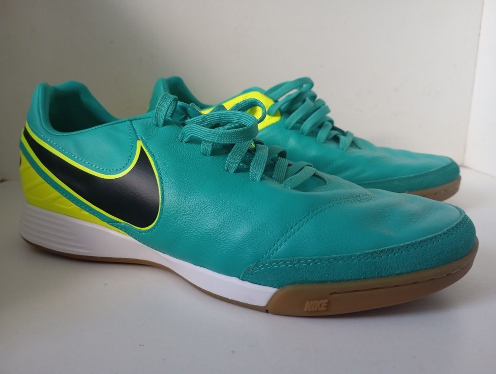 Професійні футзалки nike tiempo mystic v ic 819222-307